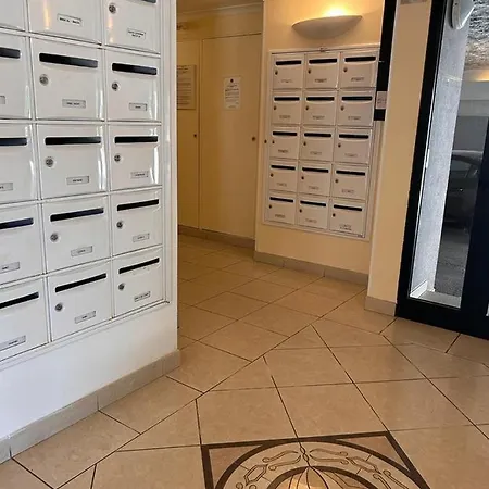 Apartment Lamer *