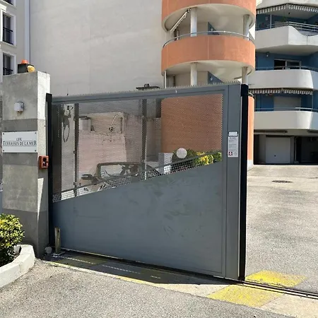 Apartment Lamer