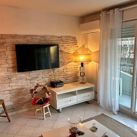 Apartment Lamer